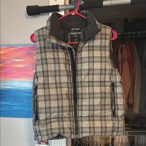 Gap Gray and Black Quilted Vest